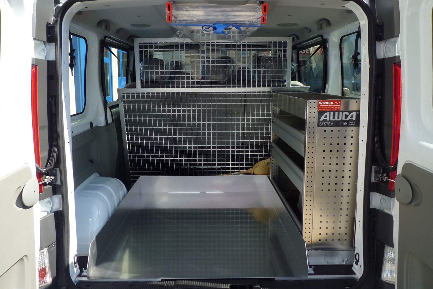 Fahrzeug gepflegt von Wenger AG Basel Abteilung /Individueller Ausbau/ Fahrzeug gepflegt von Wenger AG Basel Abteilung /Individueller Ausbau/