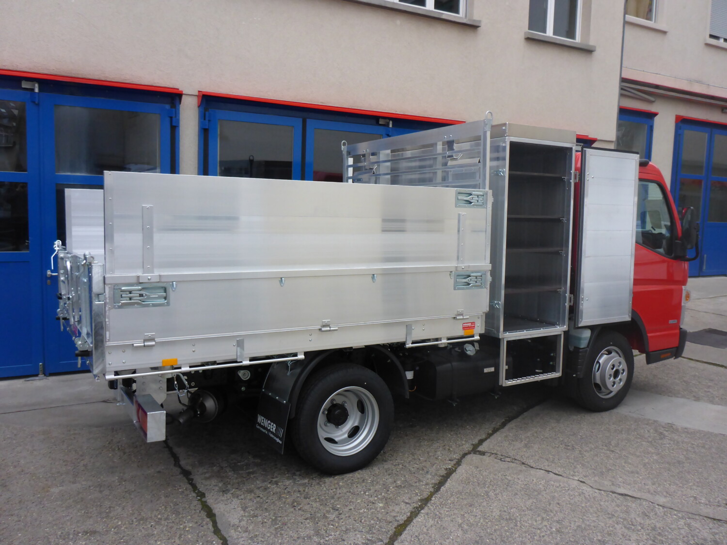 Fahrzeug gepflegt von Wenger AG Basel Abteilung Ladungssicherung Aufbauten realisiert/Kipper/ Fahrzeug gepflegt von Wenger AG Basel Abteilung Ladungssicherung Aufbauten realisiert/Kipper/