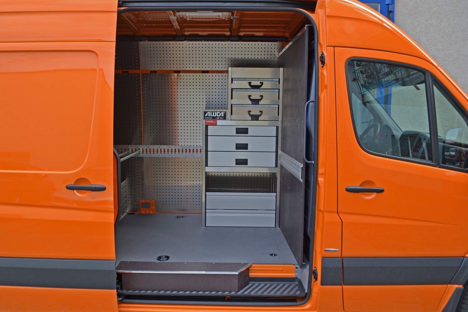 Fahrzeug gepflegt von Wenger AG Basel Abteilung /Individueller Ausbau/ Fahrzeug gepflegt von Wenger AG Basel Abteilung /Individueller Ausbau/