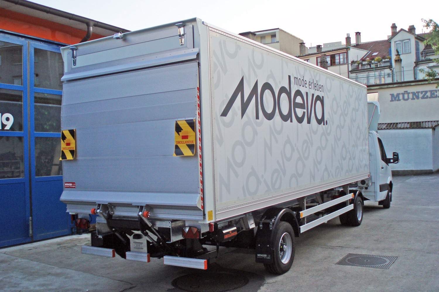 Fahrzeug gepflegt von Wenger AG Basel Abteilung /Sattelanhänger/ Fahrzeug gepflegt von Wenger AG Basel Abteilung /Sattelanhänger/