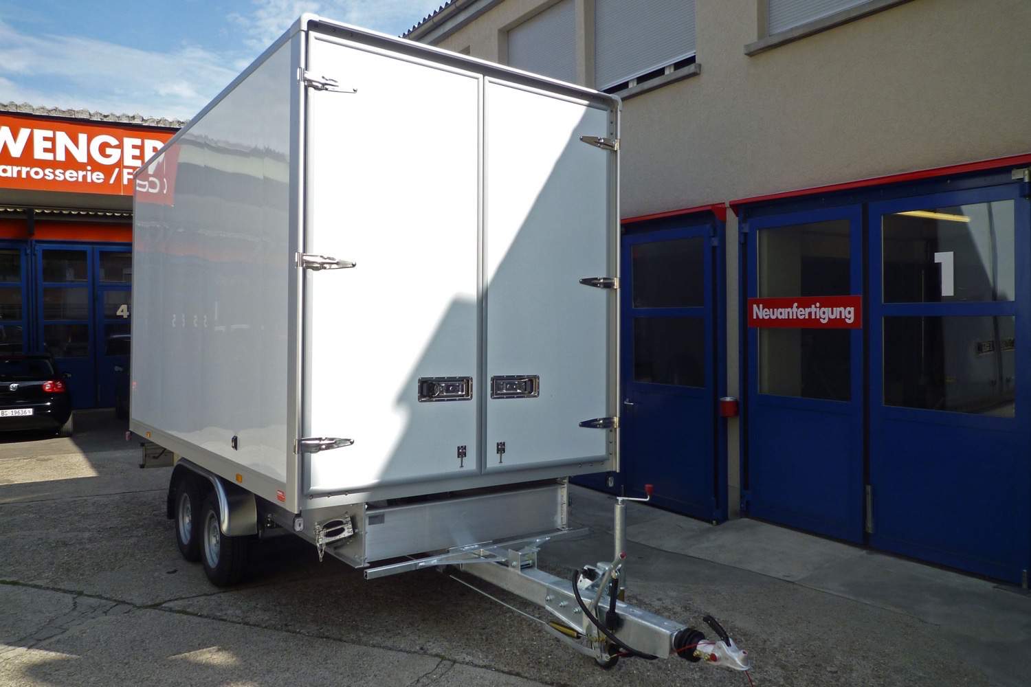 Fahrzeug gepflegt von Wenger AG Basel Abteilung /Spezialanhänger/ Fahrzeug gepflegt von Wenger AG Basel Abteilung /Spezialanhänger/