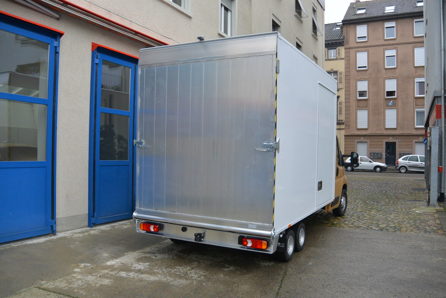 Fahrzeug gepflegt von Wenger AG Basel Abteilung /Tiefrahmenchassis/ Fahrzeug gepflegt von Wenger AG Basel Abteilung /Tiefrahmenchassis/