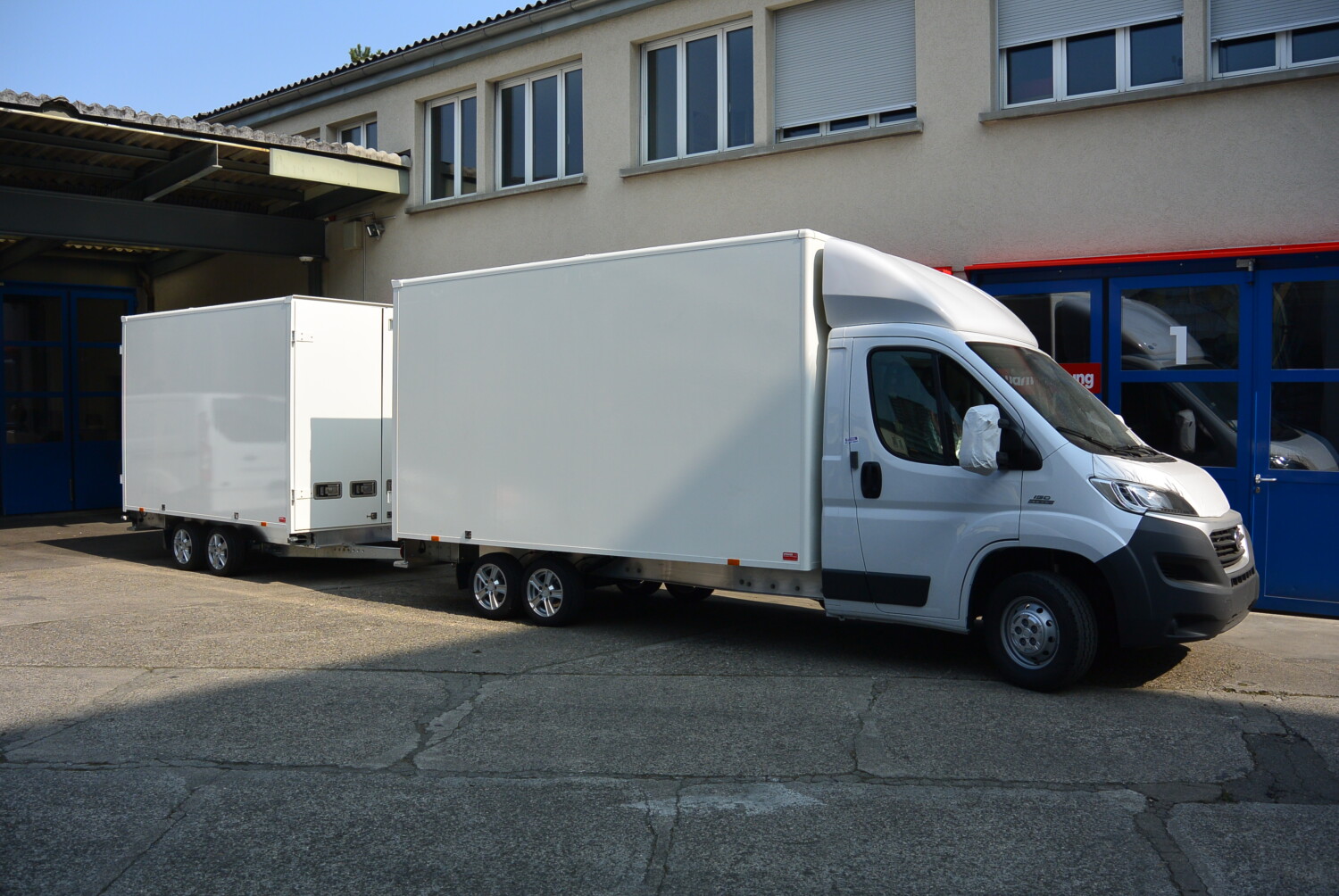 Fahrzeug gepflegt von Wenger AG Basel Abteilung /Spezialanhänger/ Fahrzeug gepflegt von Wenger AG Basel Abteilung /Spezialanhänger/