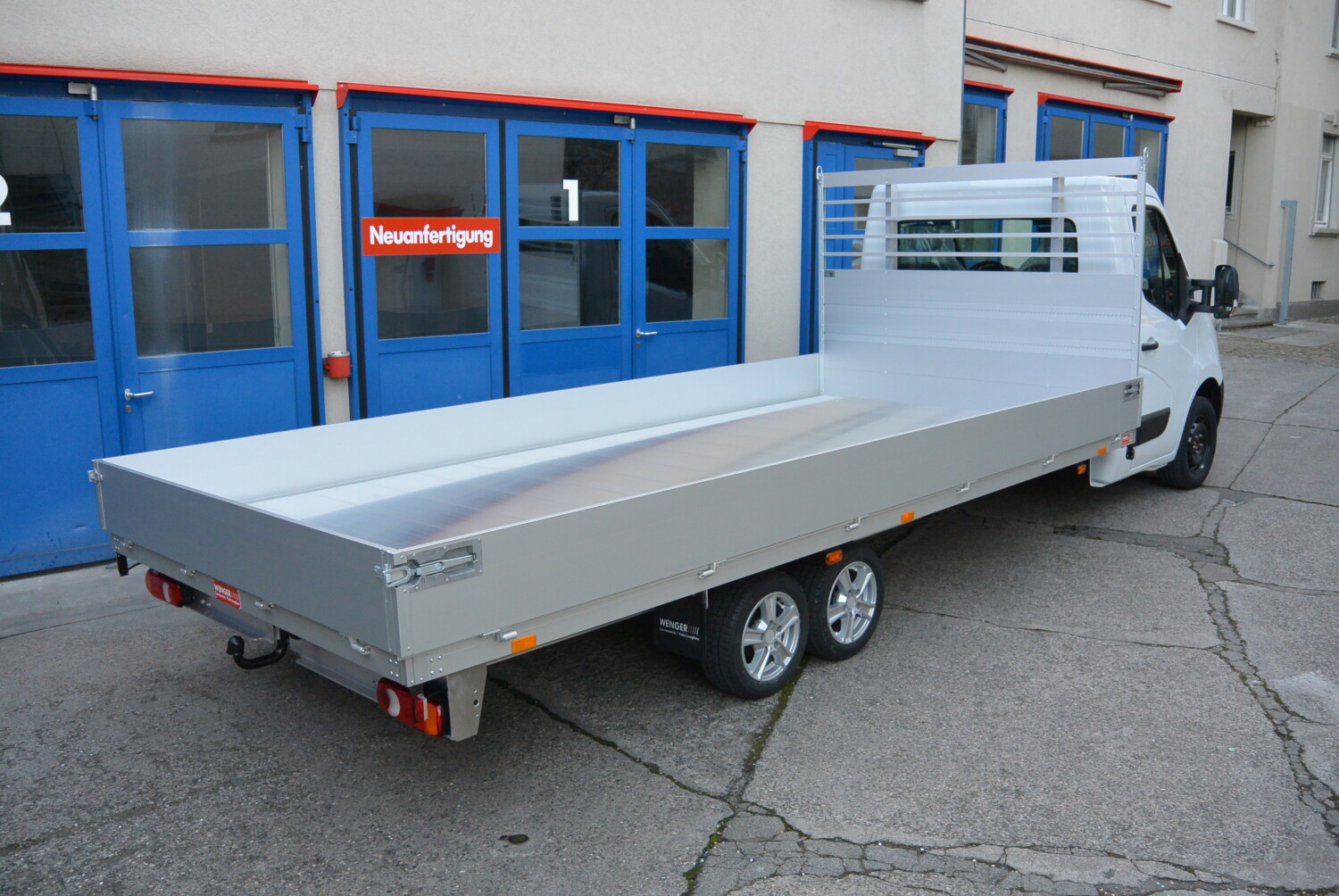 Fahrzeug gepflegt von Wenger AG Basel Abteilung /Tiefrahmenchassis/ Fahrzeug gepflegt von Wenger AG Basel Abteilung /Tiefrahmenchassis/