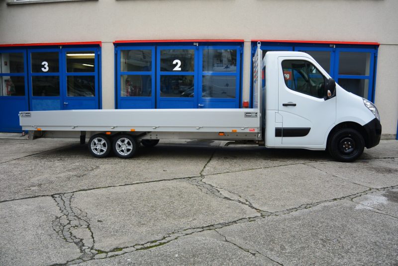 Nutzfahrzeug Renault Master hergestellt von Wenger Carrosserie Fahrzeugbau AG Basel Abteilung /Tiefrahmenchassis/