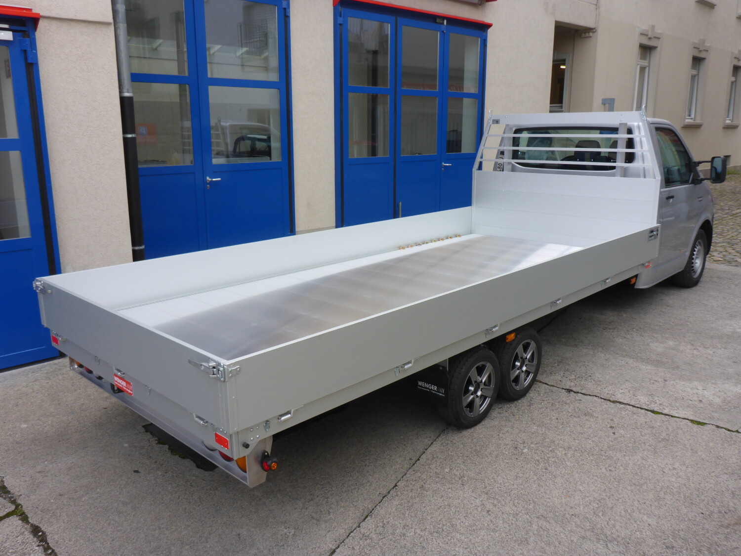Fahrzeug gepflegt von Wenger AG Basel Abteilung /Tiefrahmenchassis/ Fahrzeug gepflegt von Wenger AG Basel Abteilung /Tiefrahmenchassis/