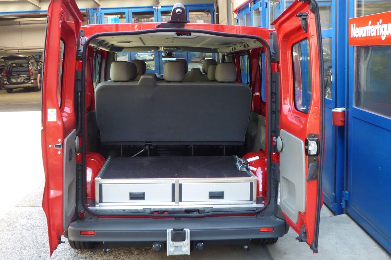 Fahrzeug gepflegt von Wenger AG Basel Abteilung /Individueller Ausbau/ Fahrzeug gepflegt von Wenger AG Basel Abteilung /Individueller Ausbau/