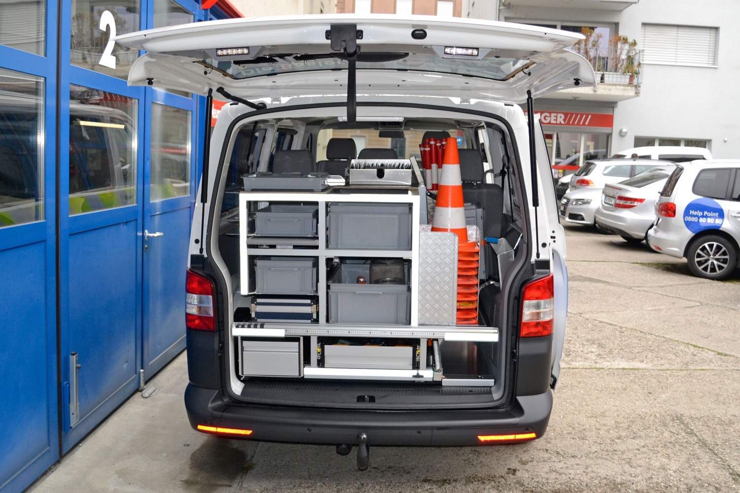 Fahrzeug gepflegt von Wenger AG Basel Abteilung /Individueller Ausbau/ Fahrzeug gepflegt von Wenger AG Basel Abteilung /Individueller Ausbau/