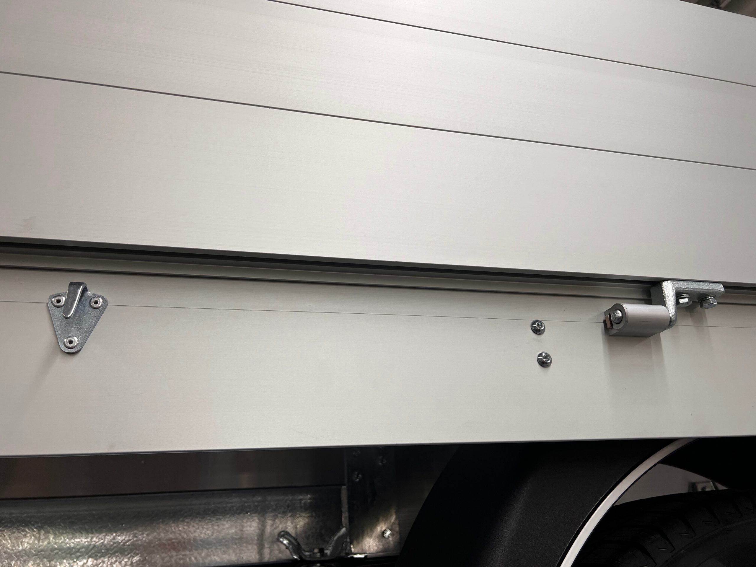 Fahrzeug gepflegt von Wenger AG Basel Abteilung /Zubehör - Produkte/ Fahrzeug gepflegt von Wenger AG Basel Abteilung /Zubehör - Produkte/