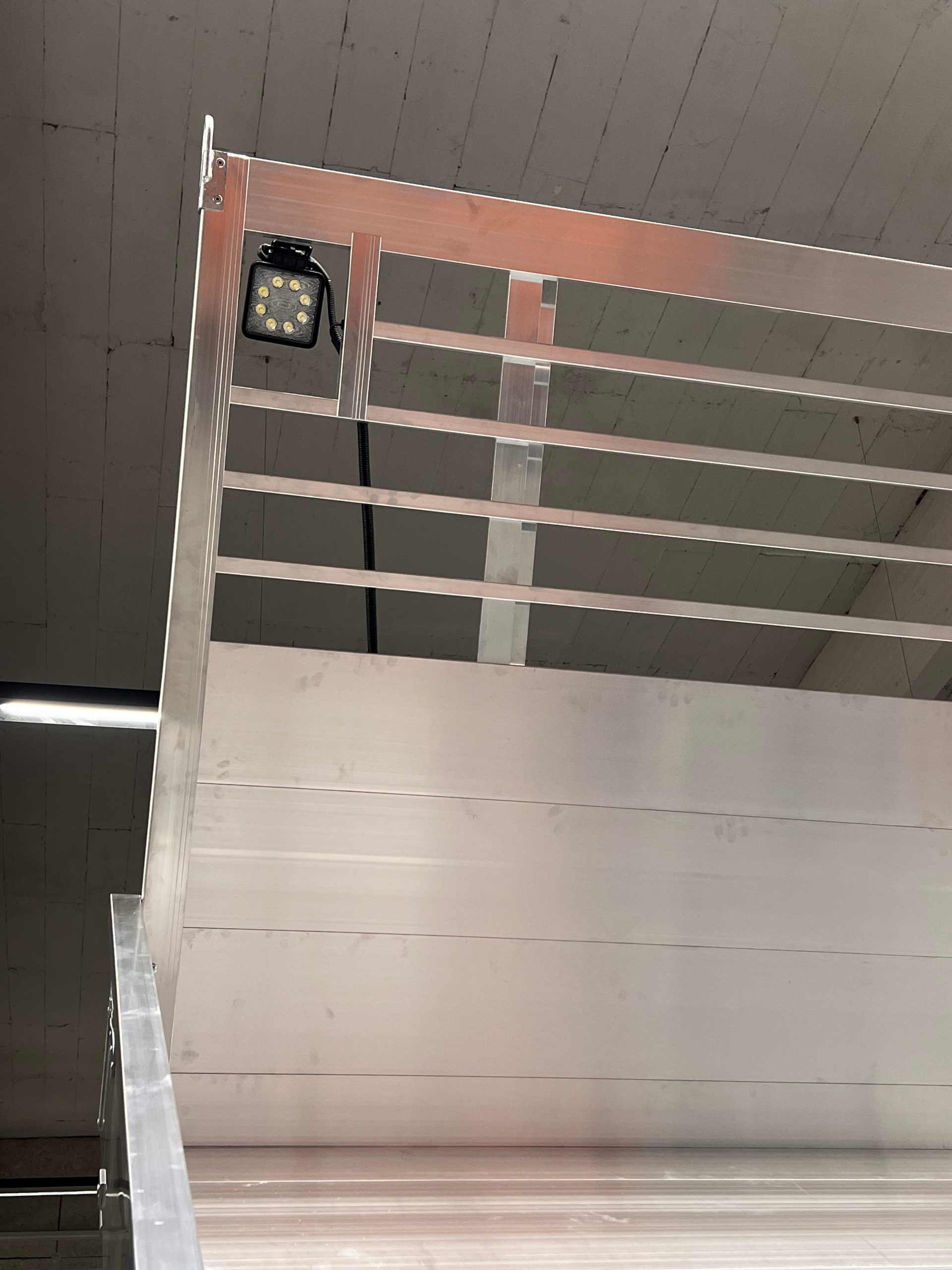 Fahrzeug gepflegt von Wenger AG Basel Abteilung /Zubehör - Produkte/ Fahrzeug gepflegt von Wenger AG Basel Abteilung /Zubehör - Produkte/