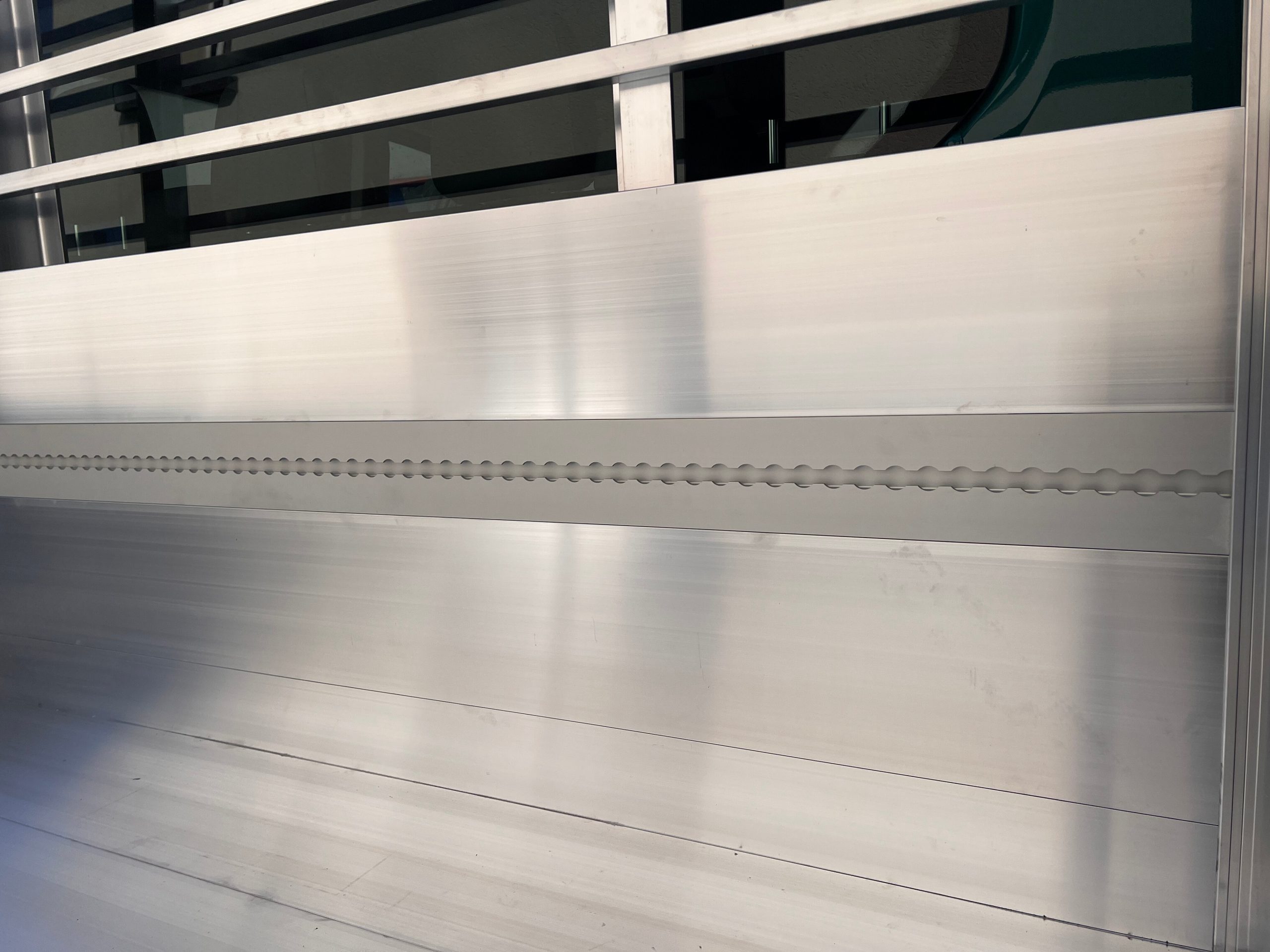 Fahrzeug gepflegt von Wenger AG Basel Abteilung /Zubehör - Produkte/ Fahrzeug gepflegt von Wenger AG Basel Abteilung /Zubehör - Produkte/