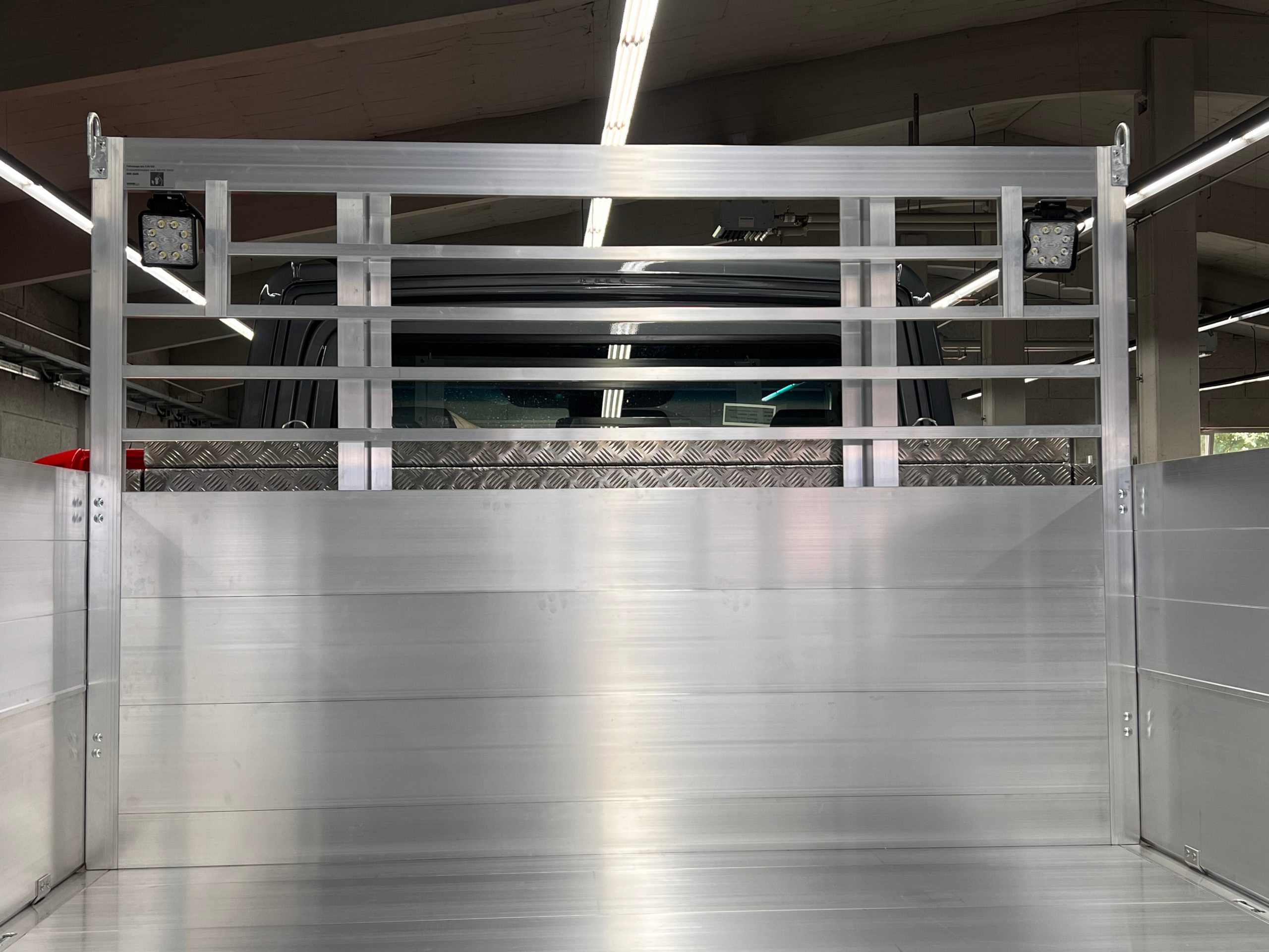 Fahrzeug gepflegt von Wenger AG Basel Abteilung /Zubehör - Produkte/ Fahrzeug gepflegt von Wenger AG Basel Abteilung /Zubehör - Produkte/