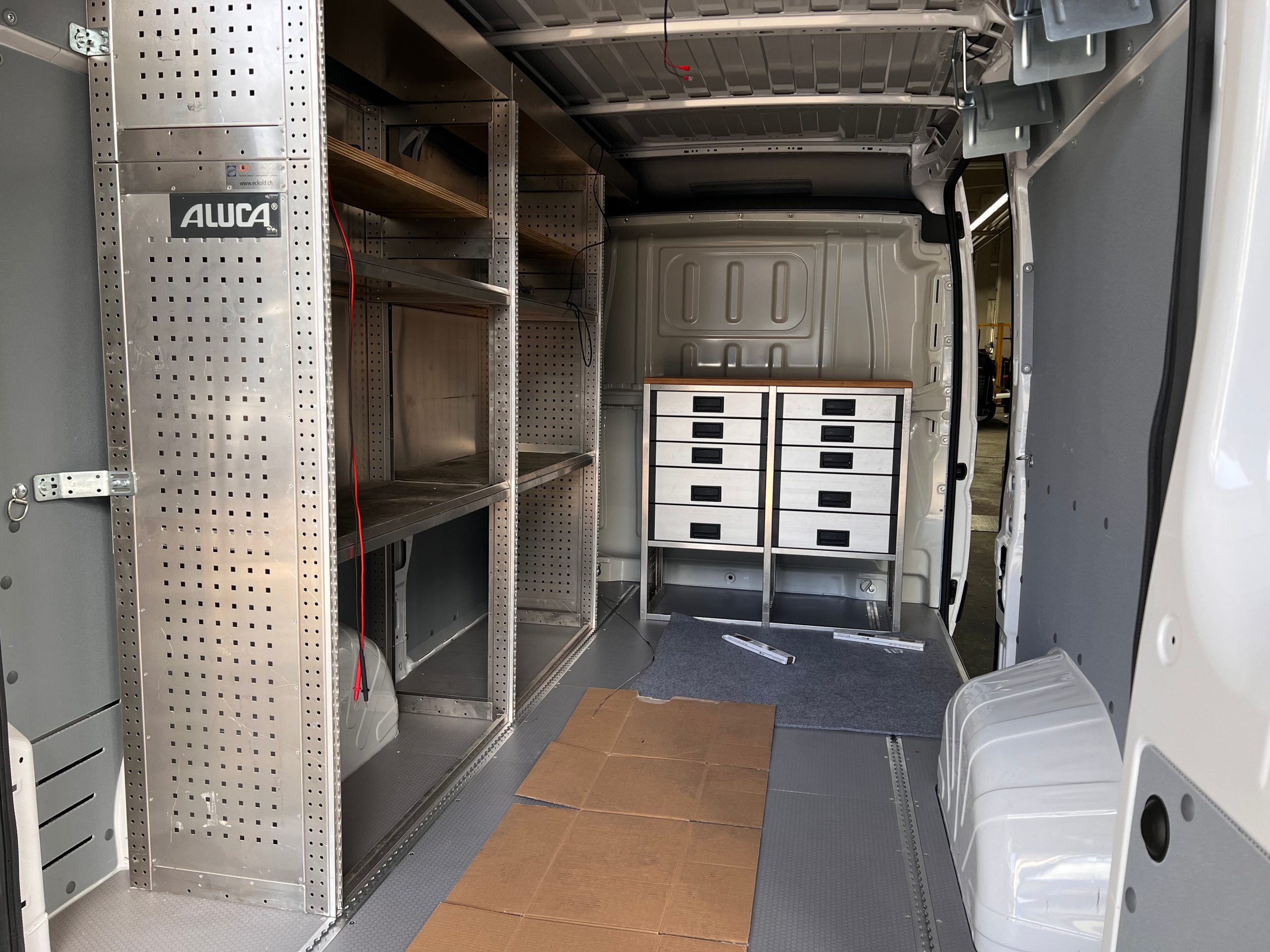 Fahrzeug gepflegt von Wenger AG Basel Abteilung /Regalsysteme/ Fahrzeug gepflegt von Wenger AG Basel Abteilung /Regalsysteme/