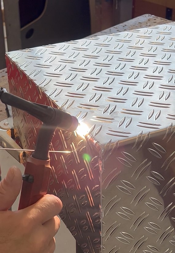 Fahrzeug gepflegt von Wenger AG Basel Abteilung Individueller Ausbau/Aufbauten/ Fahrzeug gepflegt von Wenger AG Basel Abteilung Individueller Ausbau/Aufbauten/