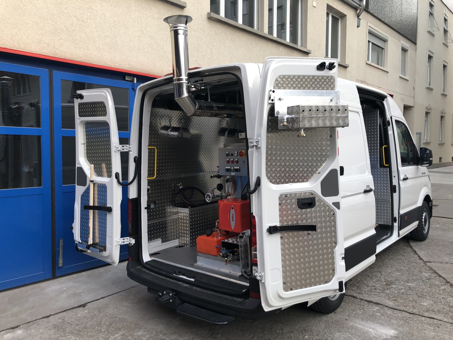 Kanalsanierungsfahrzeug