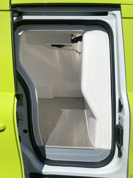 Nutzfahrzeug Renault Kangoo hergestellt von Wenger AG Basel Abteilung Kühlausbau/Ausbauten/