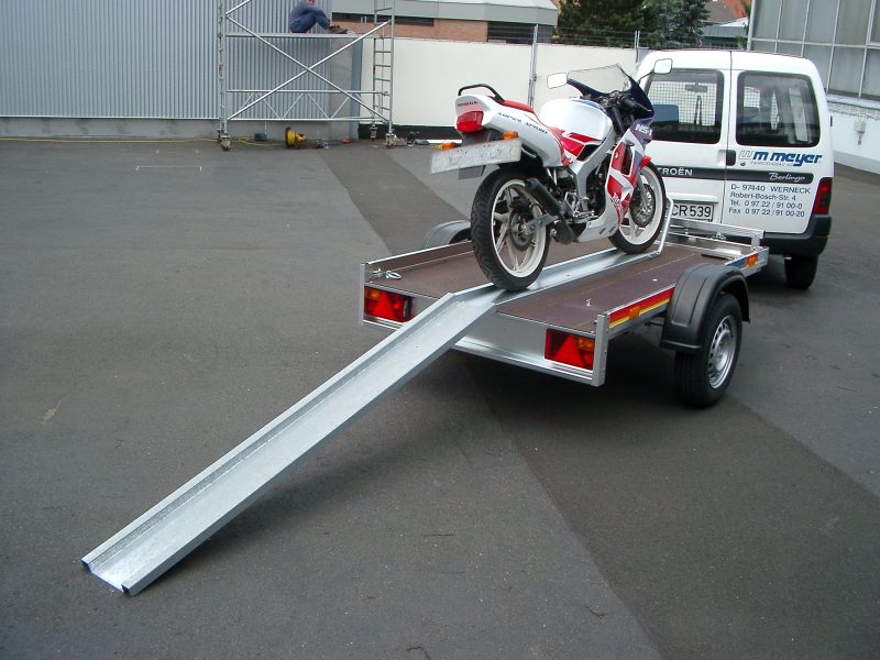 Fahrzeug gepflegt von Wenger AG Basel Abteilung /Standardanhänger/ Fahrzeug gepflegt von Wenger AG Basel Abteilung /Standardanhänger/