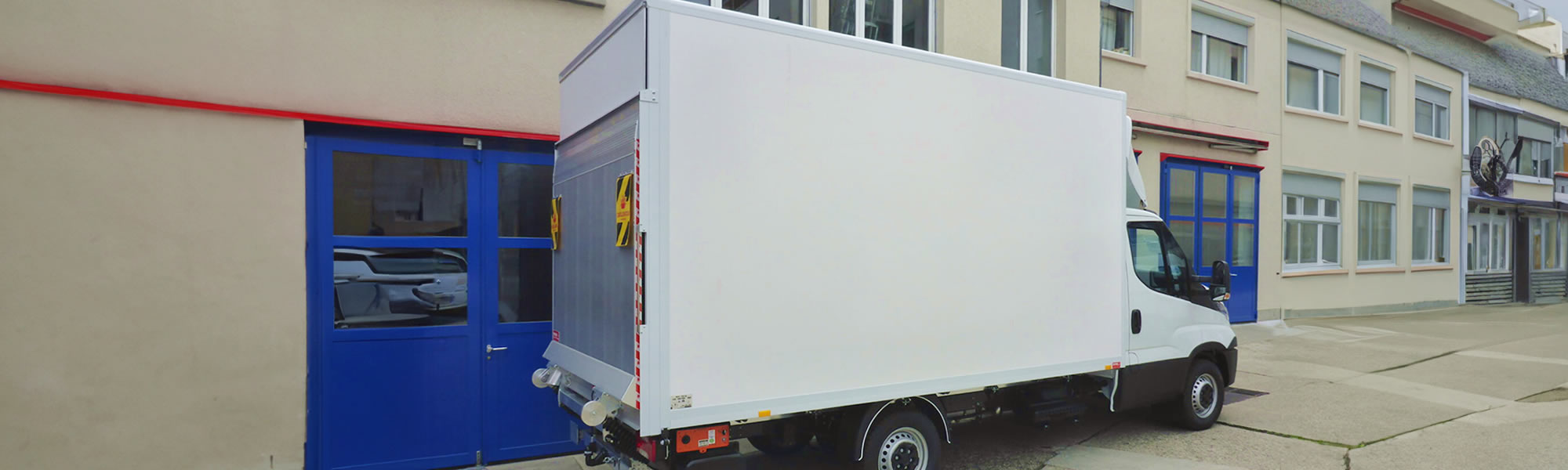 Koffer Aufbau für Nutzfahrzeuge mit Wenger Carrosserie / Fahrzeugbau AG