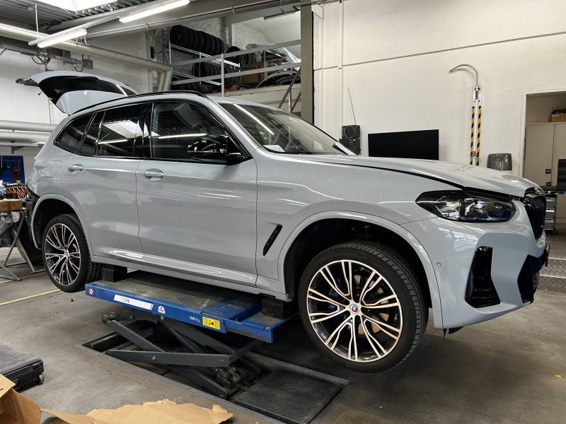 BMW Voiture entretenue par Wenger AG à Bâle, département // BMW Voiture entretenue par Wenger AG à Bâle, département //