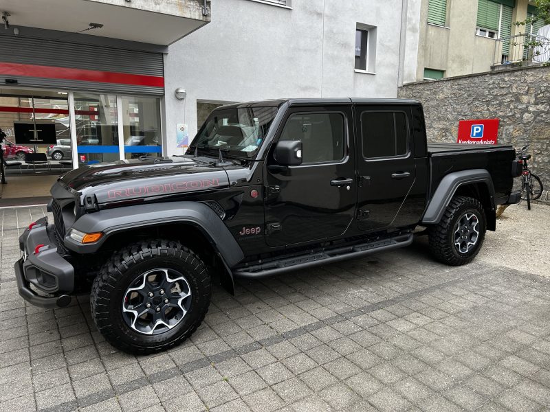 Jeep Voiture entretenue par Wenger AG à Bâle, département // Jeep Voiture entretenue par Wenger AG à Bâle, département //