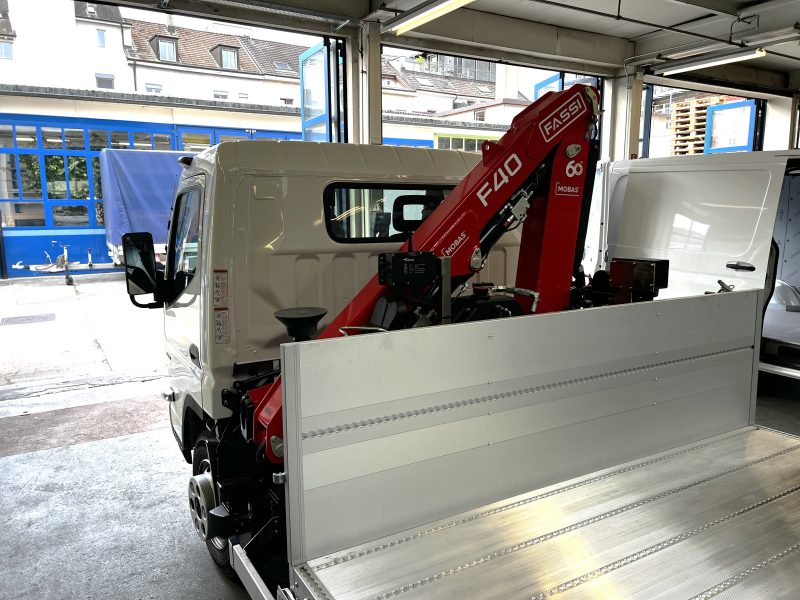 Véhicule utilitaire Mitsubishi Fuso Canter créé par Wenger AG Basel, département /